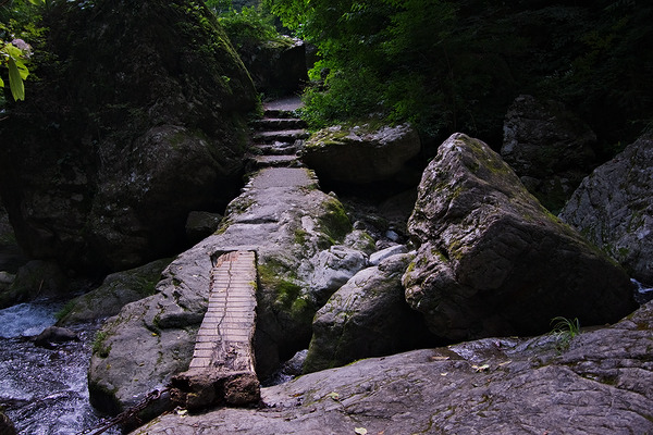 神戸岩 渓谷 峡谷